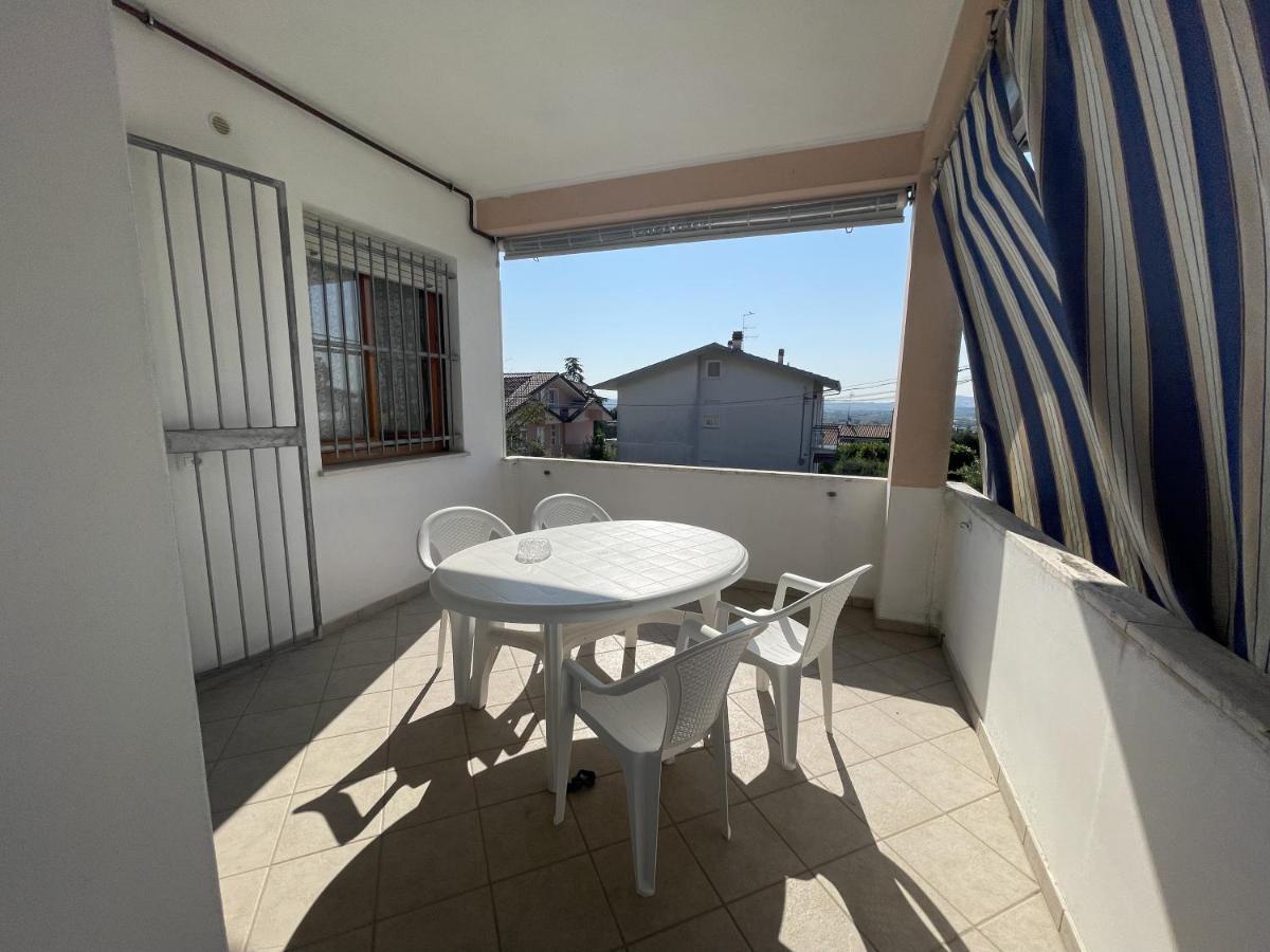 Oasi Di Relax Apartment Santa Maria di Scacciano Екстериор снимка