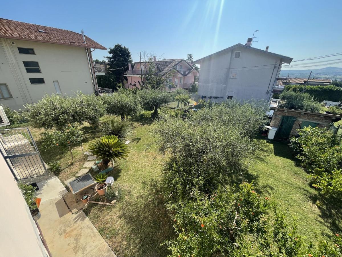 Oasi Di Relax Apartment Santa Maria di Scacciano Екстериор снимка
